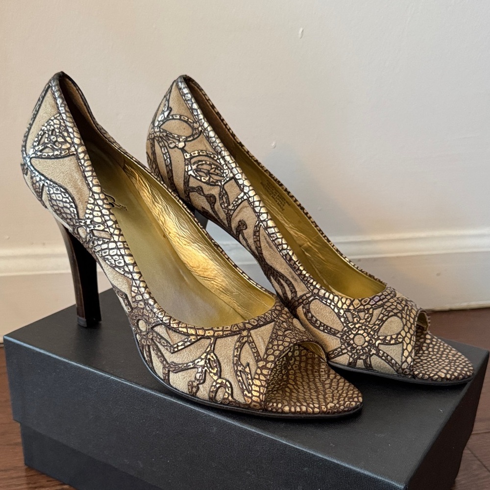 Carlos by Carlos Santana Gold and Black Vintage Patterned Heels